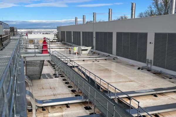 Walkway catwalk system on data center roof
