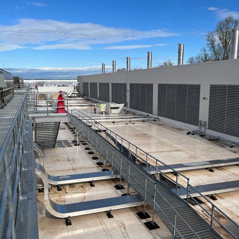 Walkway catwalk system on data center roof