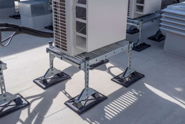 Rooftop non-penetrating supports