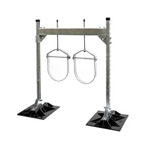 Pipe supports with clevis hangers