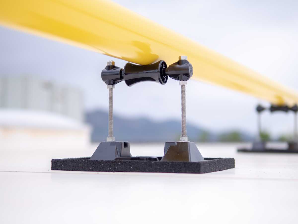 MIRO 3-RAH-8 Roller Bearing Pipe Support on commercial rooftop